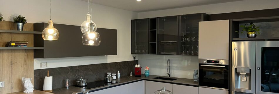 caselli arredamenti cucina moderna con isola e bancone