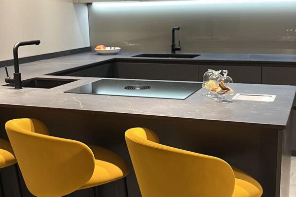 Cucina Kalì con top Dekton | Progetti Caselli Arredamenti